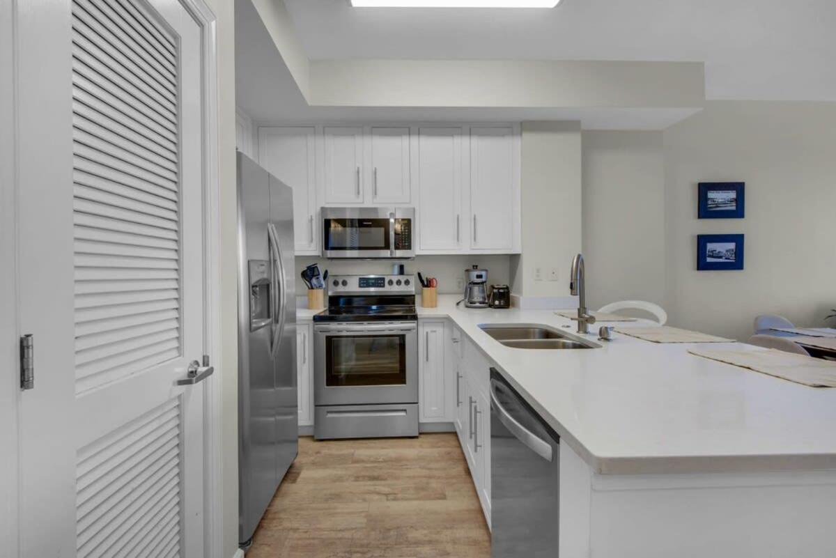 Brightly Furnished Beachfront Condominium By Brightwild بنما سيتي بيتش المظهر الخارجي الصورة